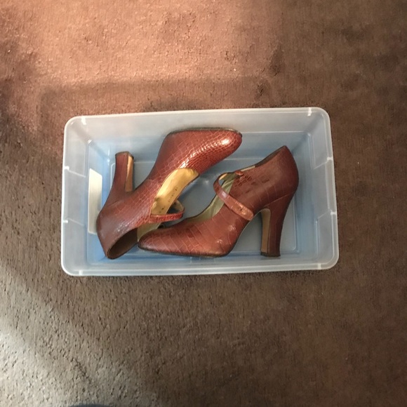 Shoes - Picture 2 of 3